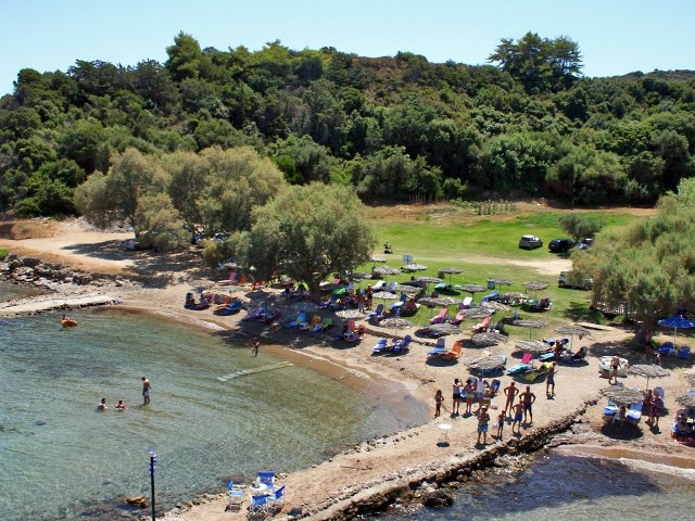 Porto Kaminia Beach Bar & Restaurant
