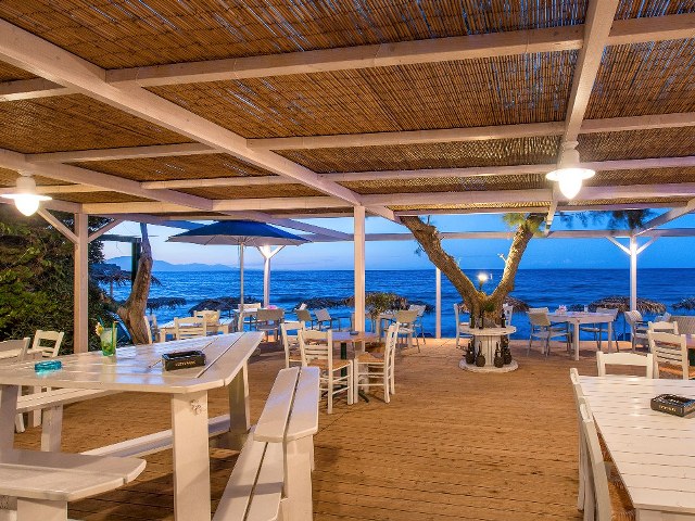 Porto Kaminia Beach Bar & Restaurant